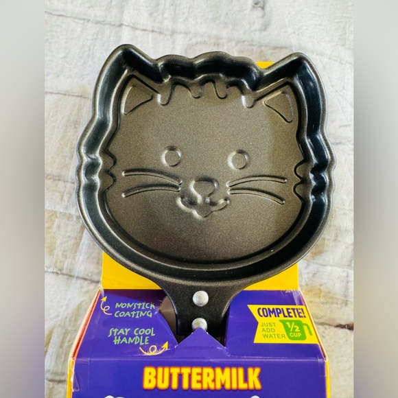 Wonder Treats Mini Cat Skillet And Buttermilk Pancake Mix - Picture 6 of 7
